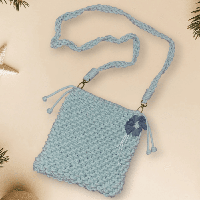 Bolsa azul bebê - macramê